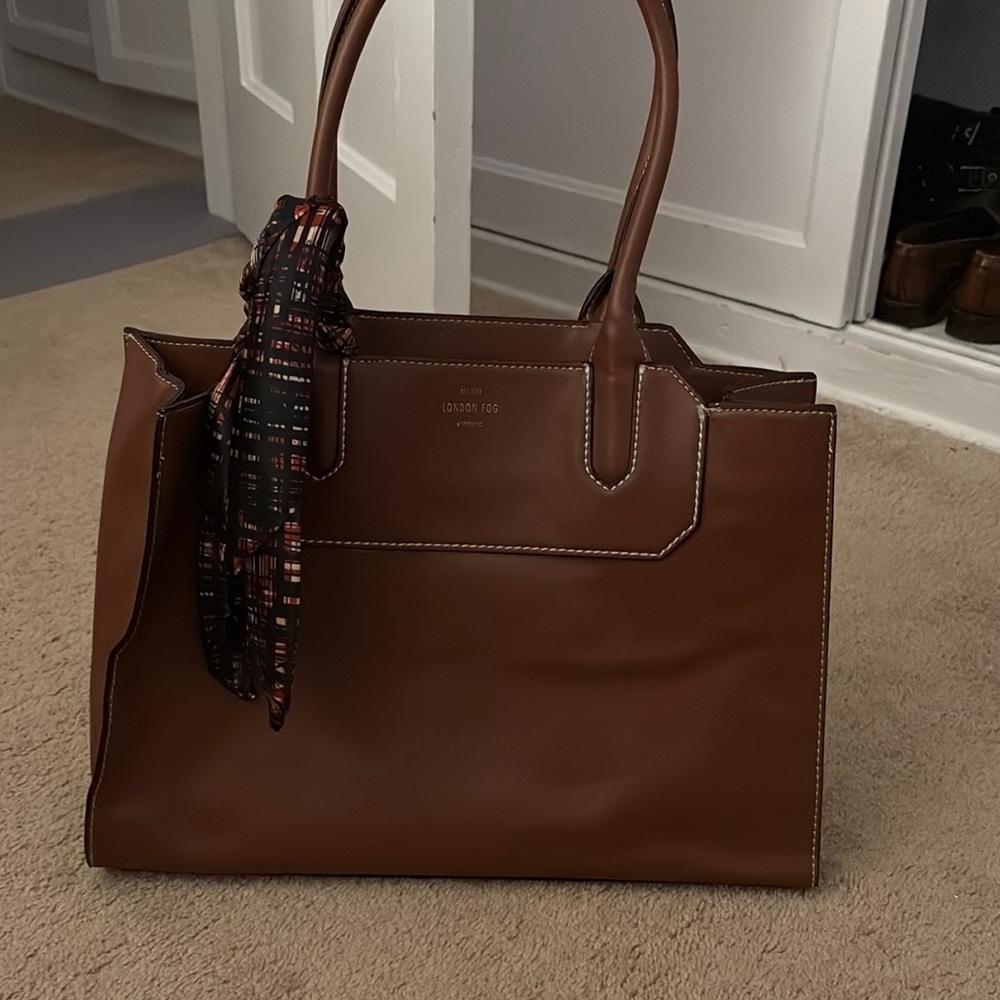 London Fog Brown Leather Tote Bag with Structured Design